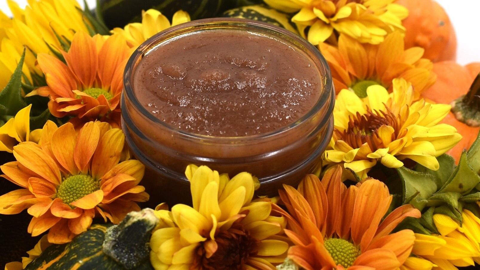 Personal Chef and Author Deborah Lee Walker Teaches Us How to Make Pear Butter